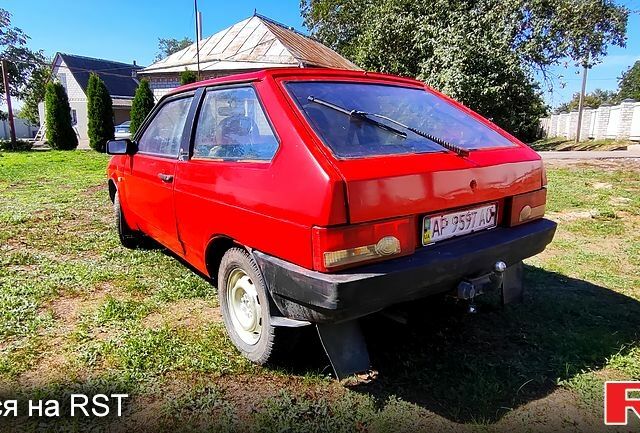 Красный ВАЗ 2108, объемом двигателя 1.3 л и пробегом 300 тыс. км за 500 $, фото 3 на Automoto.ua