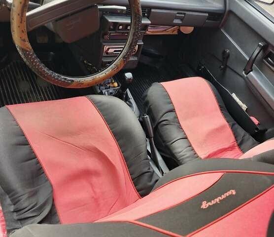 Красный ВАЗ 2108, объемом двигателя 1.5 л и пробегом 252 тыс. км за 1450 $, фото 4 на Automoto.ua