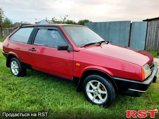 Красный ВАЗ 2108, объемом двигателя 1.5 л и пробегом 285 тыс. км за 900 $, фото 2 на Automoto.ua