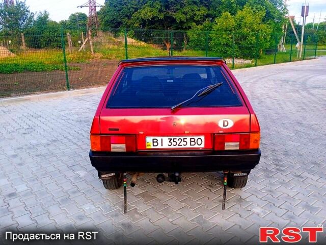 Красный ВАЗ 2108, объемом двигателя 1.3 л и пробегом 180 тыс. км за 1200 $, фото 4 на Automoto.ua