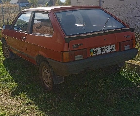 Красный ВАЗ 2108, объемом двигателя 1.3 л и пробегом 176 тыс. км за 1000 $, фото 3 на Automoto.ua