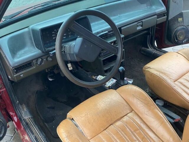 ВАЗ 2108 1991 в Луцке на Automoto.ua Красный ВАЗ 2108, объемом двигателя 1.3 л и пробегом 150 тыс. км за 650 $, фото 5 на Automoto.ua