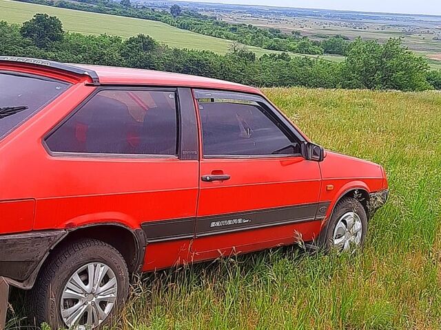 Красный ВАЗ 2108, объемом двигателя 1.5 л и пробегом 0 тыс. км за 900 $, фото 2 на Automoto.ua