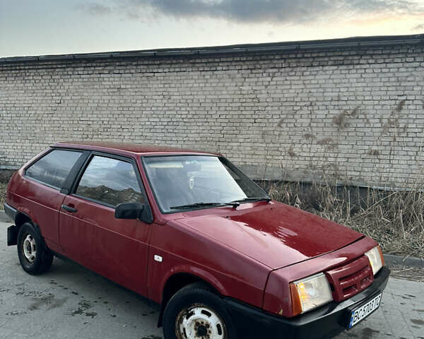 Красный ВАЗ 2108, объемом двигателя 1.5 л и пробегом 300 тыс. км за 1000 $, фото 2 на Automoto.ua