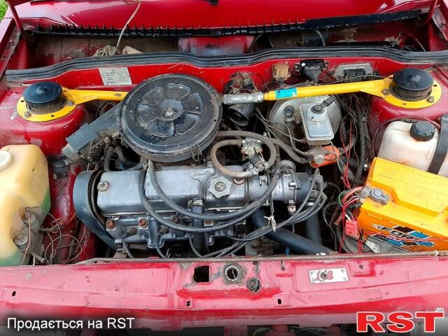 Красный ВАЗ 2108, объемом двигателя 1.5 л и пробегом 285 тыс. км за 900 $, фото 7 на Automoto.ua
