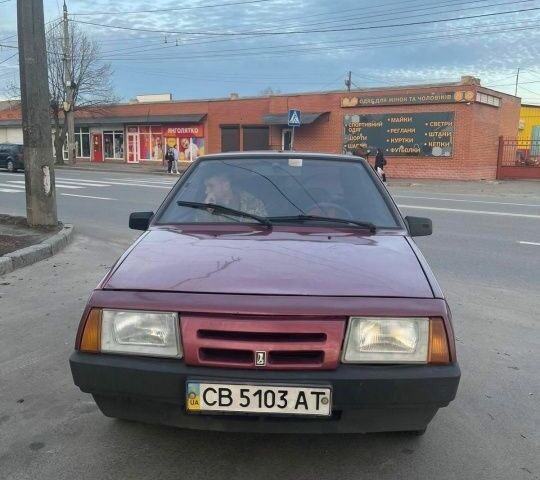 Красный ВАЗ 2108, объемом двигателя 1.3 л и пробегом 190 тыс. км за 967 $, фото 2 на Automoto.ua