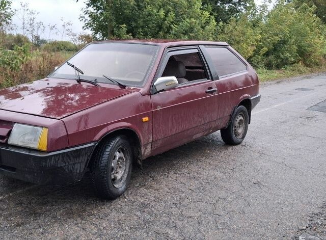 ВАЗ 2108 1991 в Липовце на Automoto.ua Красный ВАЗ 2108, объемом двигателя 5 л и пробегом 300 тыс. км за 600 $, фото 4 на Automoto.ua