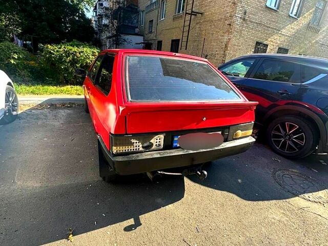 Красный ВАЗ 2108, объемом двигателя 1.5 л и пробегом 300 тыс. км за 600 $, фото 4 на Automoto.ua