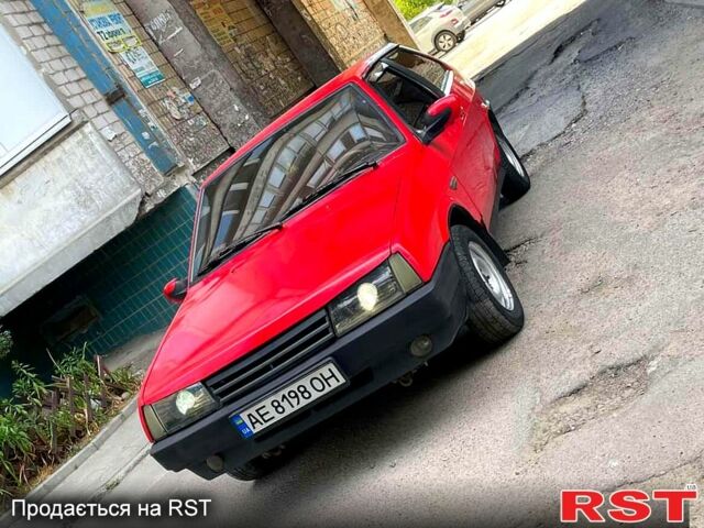 Красный ВАЗ 2108, объемом двигателя 1.5 л и пробегом 145 тыс. км за 1075 $, фото 3 на Automoto.ua
