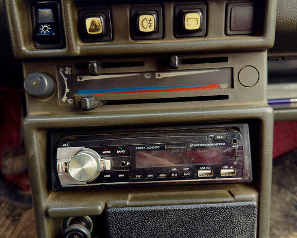 Красный ВАЗ 2108, объемом двигателя 0 л и пробегом 200 тыс. км за 850 $, фото 8 на Automoto.ua