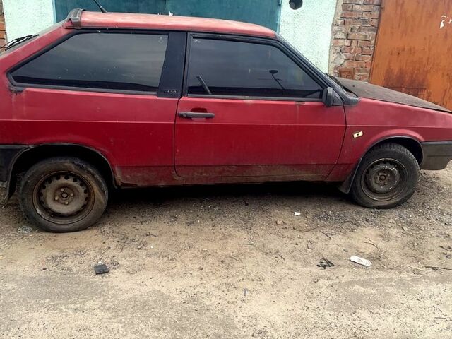 Красный ВАЗ 2108, объемом двигателя 1.3 л и пробегом 250 тыс. км за 600 $, фото 2 на Automoto.ua