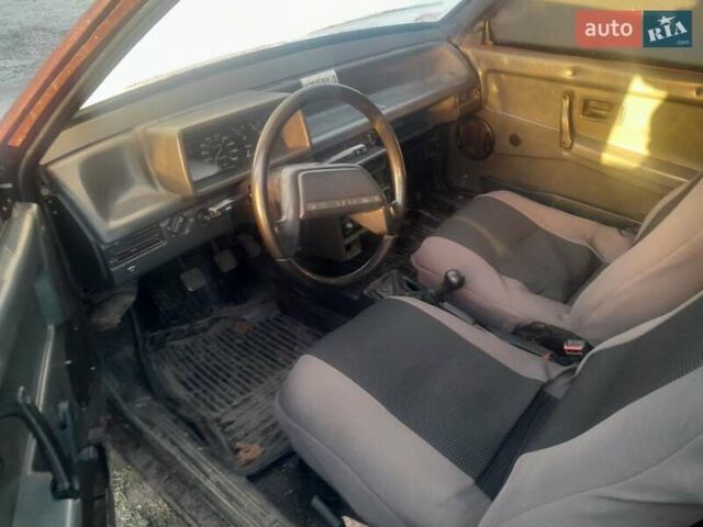 Красный ВАЗ 2108, объемом двигателя 1.5 л и пробегом 330 тыс. км за 500 $, фото 6 на Automoto.ua