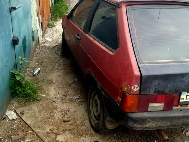 Красный ВАЗ 2108, объемом двигателя 1.3 л и пробегом 250 тыс. км за 600 $, фото 1 на Automoto.ua