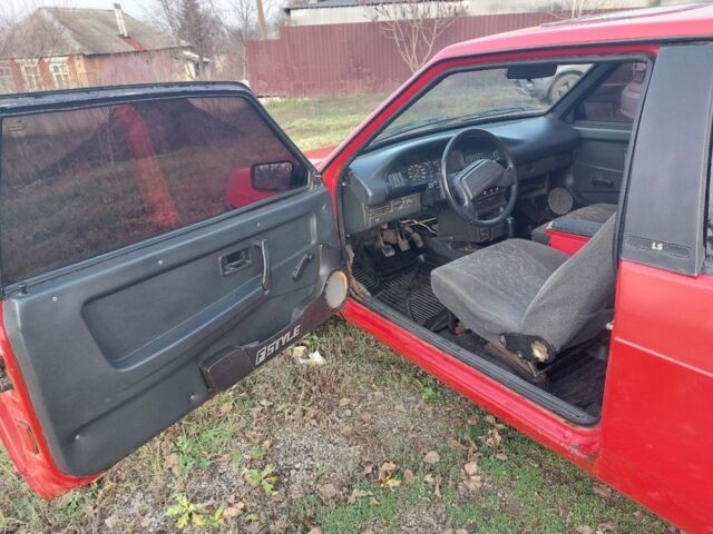 Красный ВАЗ 2108, объемом двигателя 1.3 л и пробегом 35 тыс. км за 1000 $, фото 4 на Automoto.ua