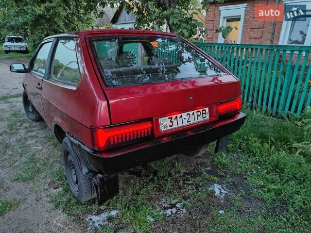 Красный ВАЗ 2108, объемом двигателя 1.3 л и пробегом 200 тыс. км за 1000 $, фото 1 на Automoto.ua
