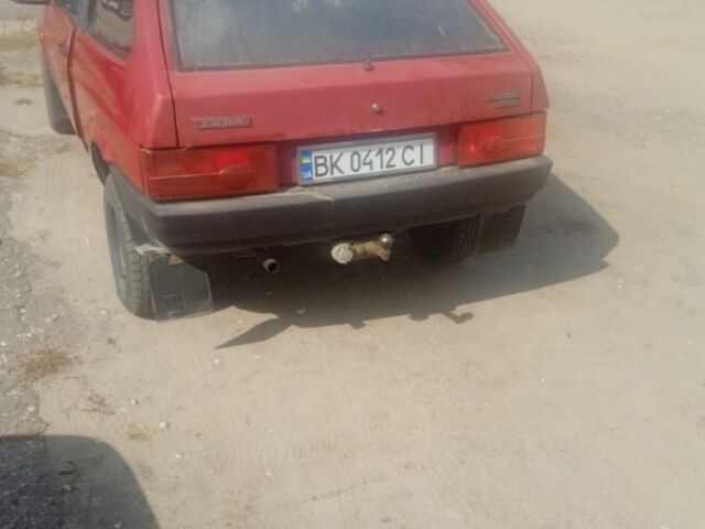 Красный ВАЗ 2108, объемом двигателя 1.5 л и пробегом 100 тыс. км за 800 $, фото 3 на Automoto.ua