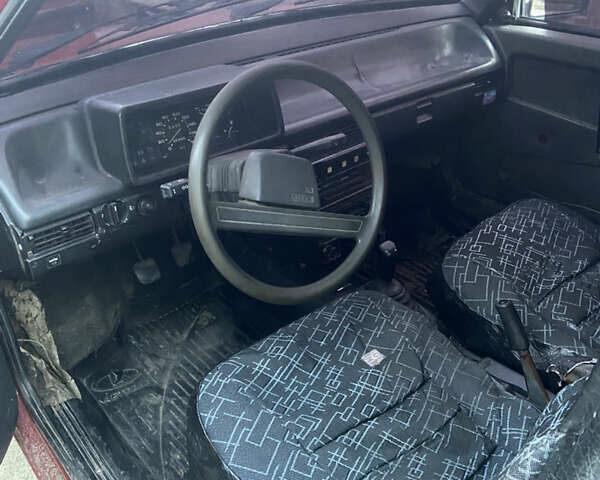Красный ВАЗ 2108, объемом двигателя 1.5 л и пробегом 190 тыс. км за 479 $, фото 6 на Automoto.ua