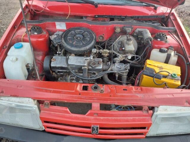 Красный ВАЗ 2108, объемом двигателя 1.3 л и пробегом 35 тыс. км за 1000 $, фото 8 на Automoto.ua