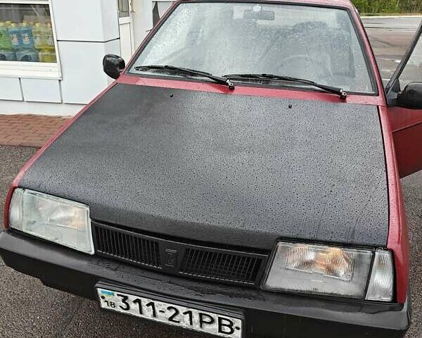 Красный ВАЗ 2108, объемом двигателя 1.3 л и пробегом 200 тыс. км за 1000 $, фото 2 на Automoto.ua