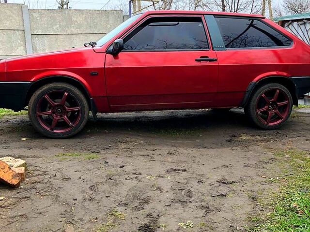 Красный ВАЗ 2108, объемом двигателя 1.3 л и пробегом 300 тыс. км за 1300 $, фото 1 на Automoto.ua