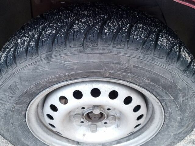 Красный ВАЗ 2108, объемом двигателя 1.5 л и пробегом 200 тыс. км за 852 $, фото 6 на Automoto.ua