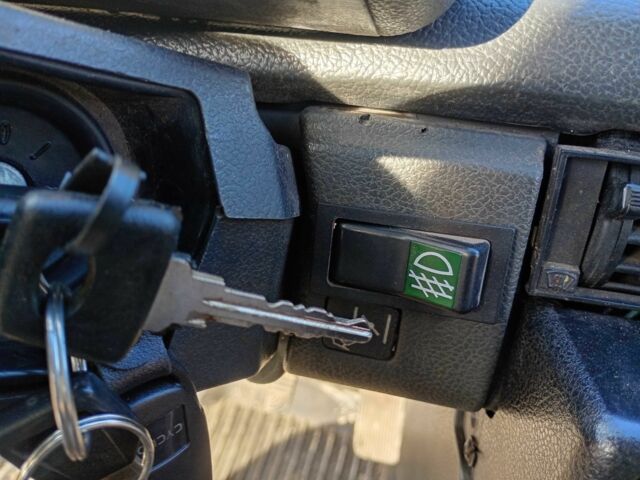 Красный ВАЗ 2108, объемом двигателя 1.5 л и пробегом 150 тыс. км за 1499 $, фото 4 на Automoto.ua