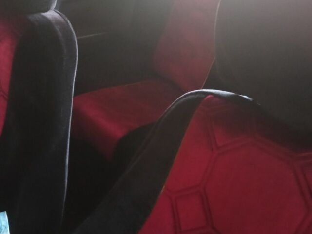 Красный ВАЗ 2108, объемом двигателя 1.3 л и пробегом 350 тыс. км за 1000 $, фото 3 на Automoto.ua