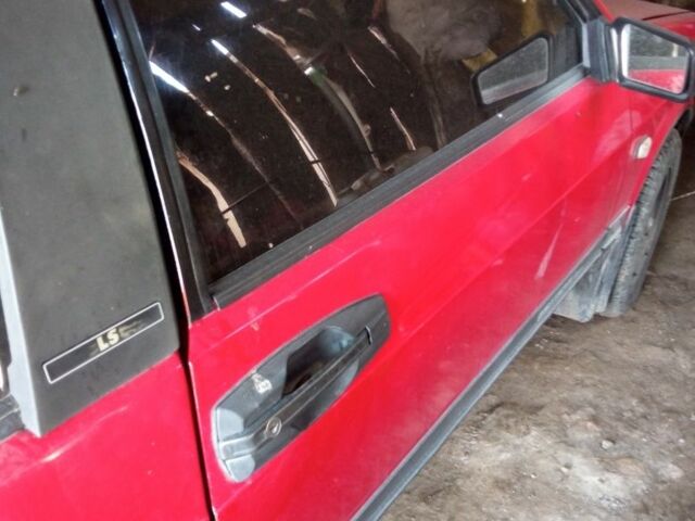 Красный ВАЗ 2108, объемом двигателя 1.3 л и пробегом 350 тыс. км за 1000 $, фото 4 на Automoto.ua