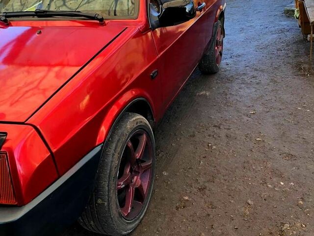 Красный ВАЗ 2108, объемом двигателя 1.3 л и пробегом 300 тыс. км за 1300 $, фото 2 на Automoto.ua