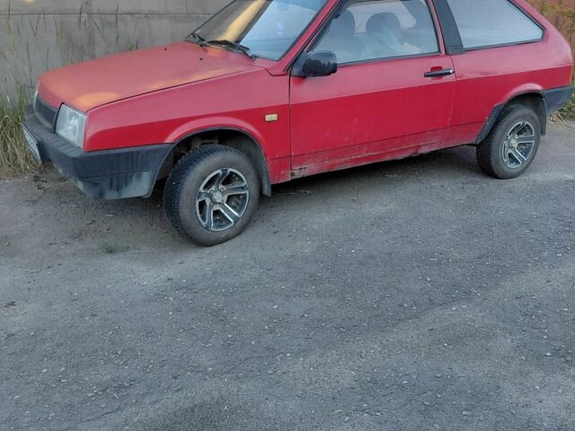 Красный ВАЗ 2108, объемом двигателя 1.5 л и пробегом 300 тыс. км за 900 $, фото 2 на Automoto.ua