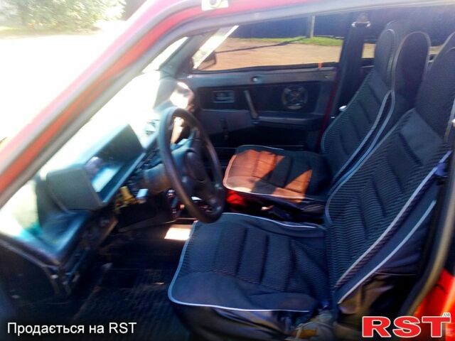 Красный ВАЗ 2108, объемом двигателя 1.3 л и пробегом 225 тыс. км за 750 $, фото 1 на Automoto.ua