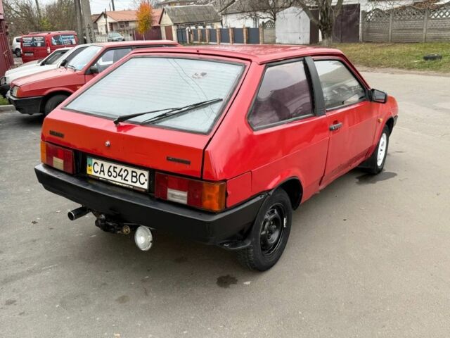 Красный ВАЗ 2108, объемом двигателя 1.5 л и пробегом 185 тыс. км за 477 $, фото 3 на Automoto.ua