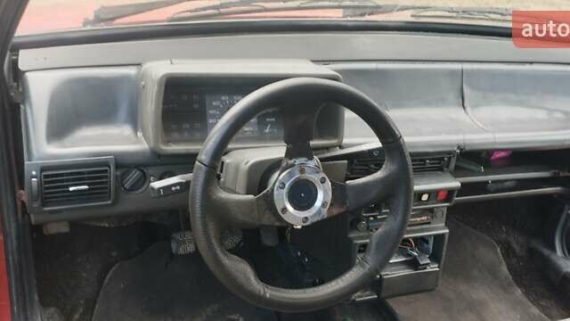 Красный ВАЗ 2108, объемом двигателя 1.5 л и пробегом 120 тыс. км за 650 $, фото 2 на Automoto.ua