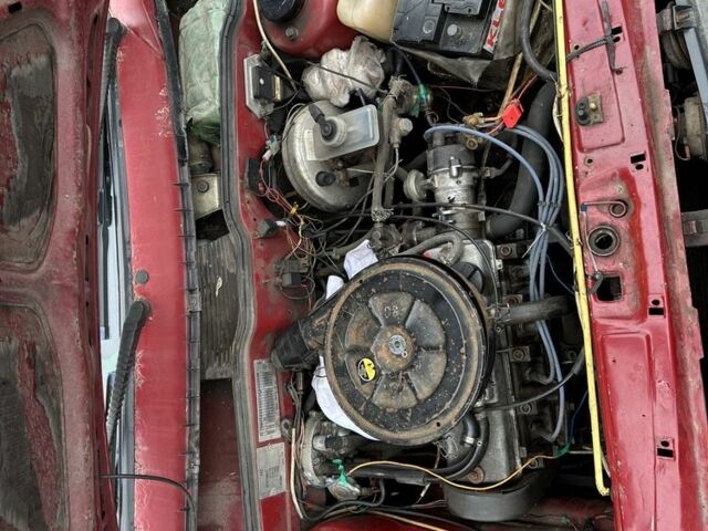 Красный ВАЗ 2108, объемом двигателя 1.3 л и пробегом 300 тыс. км за 667 $, фото 2 на Automoto.ua