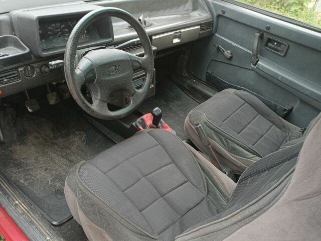 Красный ВАЗ 2108, объемом двигателя 1.3 л и пробегом 200 тыс. км за 1400 $, фото 4 на Automoto.ua