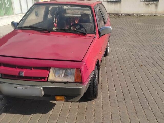 Красный ВАЗ 2108, объемом двигателя 0 л и пробегом 300 тыс. км за 500 $, фото 1 на Automoto.ua