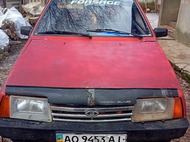 Красный ВАЗ 2108, объемом двигателя 1.5 л и пробегом 350 тыс. км за 260 $, фото 1 на Automoto.ua