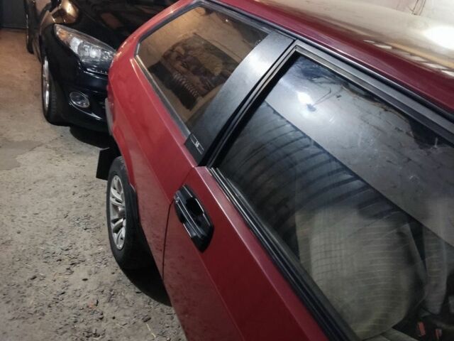 Красный ВАЗ 2108, объемом двигателя 1.5 л и пробегом 240 тыс. км за 1350 $, фото 3 на Automoto.ua