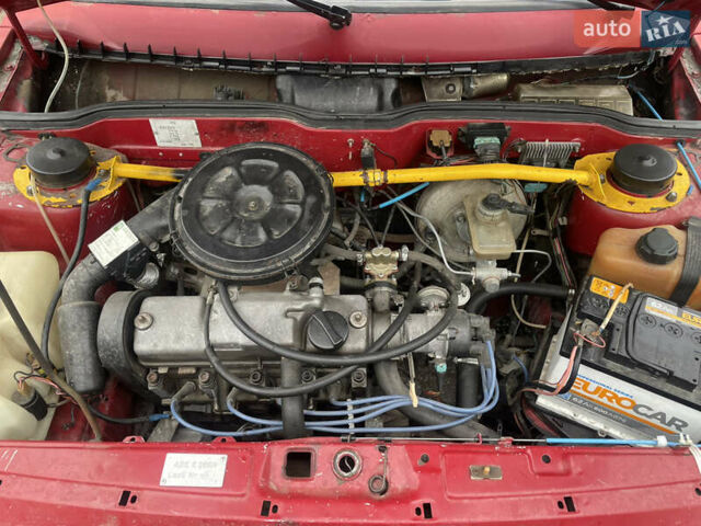 Красный ВАЗ 2108, объемом двигателя 1.1 л и пробегом 48 тыс. км за 1200 $, фото 3 на Automoto.ua