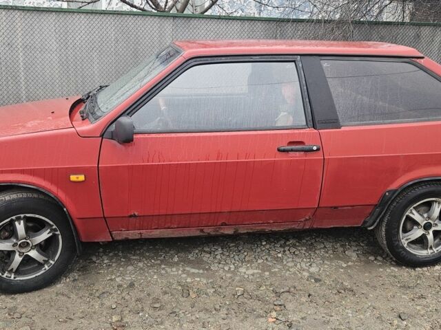 Красный ВАЗ 2108, объемом двигателя 1.5 л и пробегом 200 тыс. км за 481 $, фото 5 на Automoto.ua