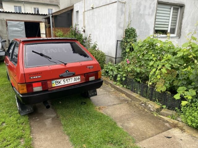 ВАЗ 2108 1995 в Нововолынск на Automoto.ua Красный ВАЗ 2108, объемом двигателя 1.3 л и пробегом 3 тыс. км за 900 $, фото 3 на Automoto.ua