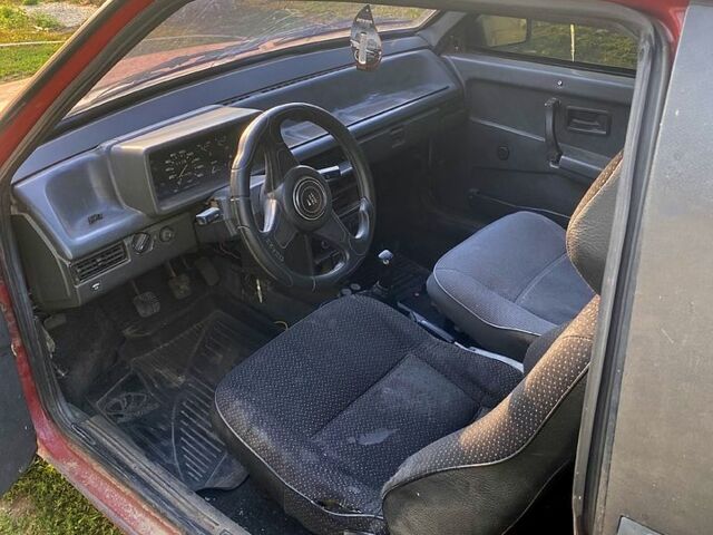 Красный ВАЗ 2108, объемом двигателя 1.5 л и пробегом 160 тыс. км за 520 $, фото 3 на Automoto.ua