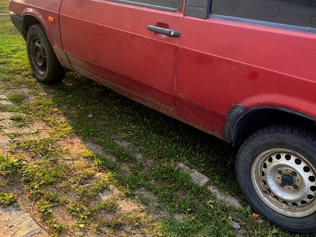 Красный ВАЗ 2108, объемом двигателя 1.5 л и пробегом 160 тыс. км за 520 $, фото 4 на Automoto.ua