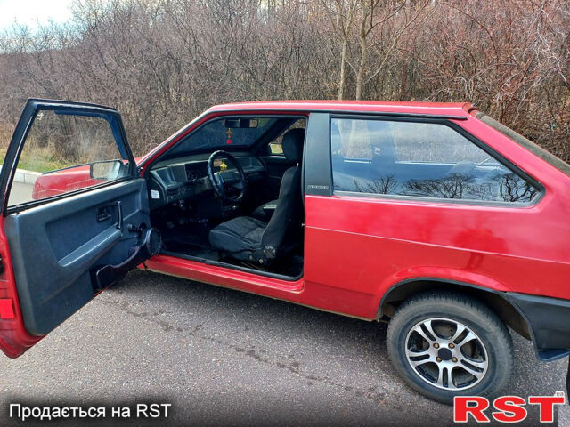 Красный ВАЗ 2108, объемом двигателя 1.5 л и пробегом 0 тыс. км за 1100 $, фото 5 на Automoto.ua