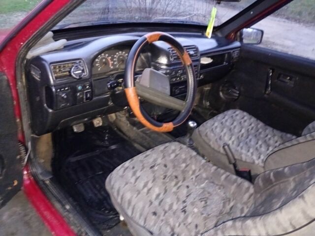 Красный ВАЗ 2108, объемом двигателя 1 л и пробегом 2 тыс. км за 850 $, фото 2 на Automoto.ua