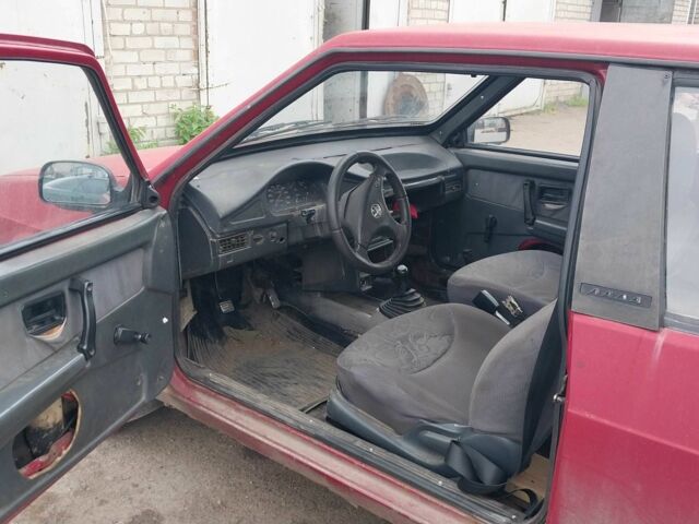 Красный ВАЗ 2108, объемом двигателя 1.3 л и пробегом 200 тыс. км за 606 $, фото 4 на Automoto.ua