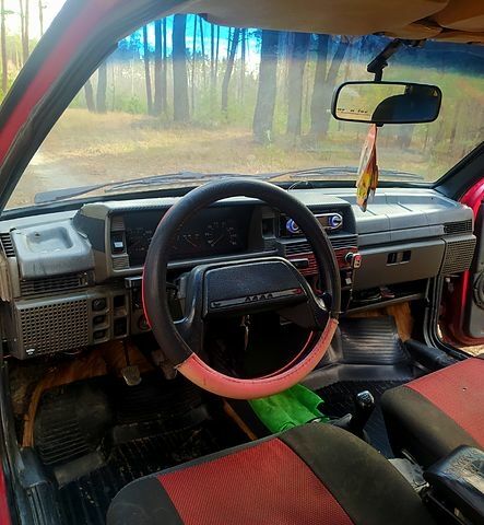 Красный ВАЗ 2108, объемом двигателя 1.5 л и пробегом 0 тыс. км за 1100 $, фото 3 на Automoto.ua