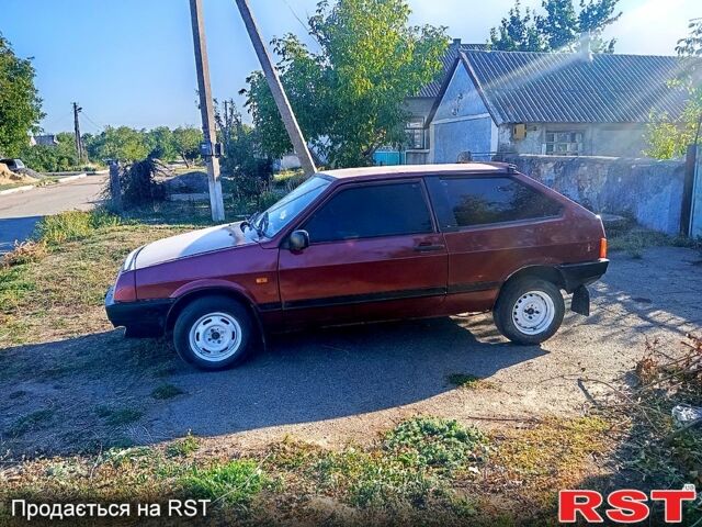 Красный ВАЗ 2108, объемом двигателя 1.5 л и пробегом 150 тыс. км за 650 $, фото 3 на Automoto.ua