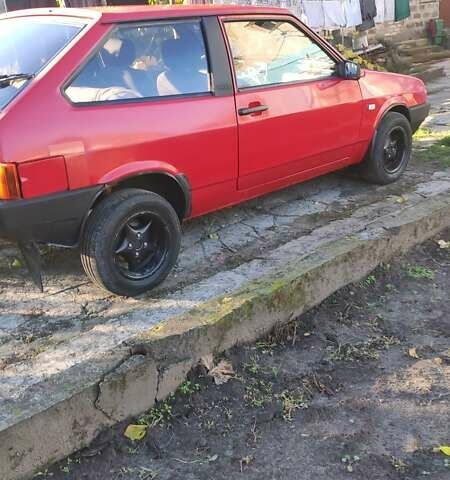 Красный ВАЗ 2108, объемом двигателя 1.5 л и пробегом 290 тыс. км за 2000 $, фото 1 на Automoto.ua