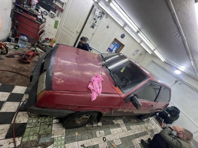 Красный ВАЗ 2108, объемом двигателя 1.5 л и пробегом 3 тыс. км за 600 $, фото 3 на Automoto.ua